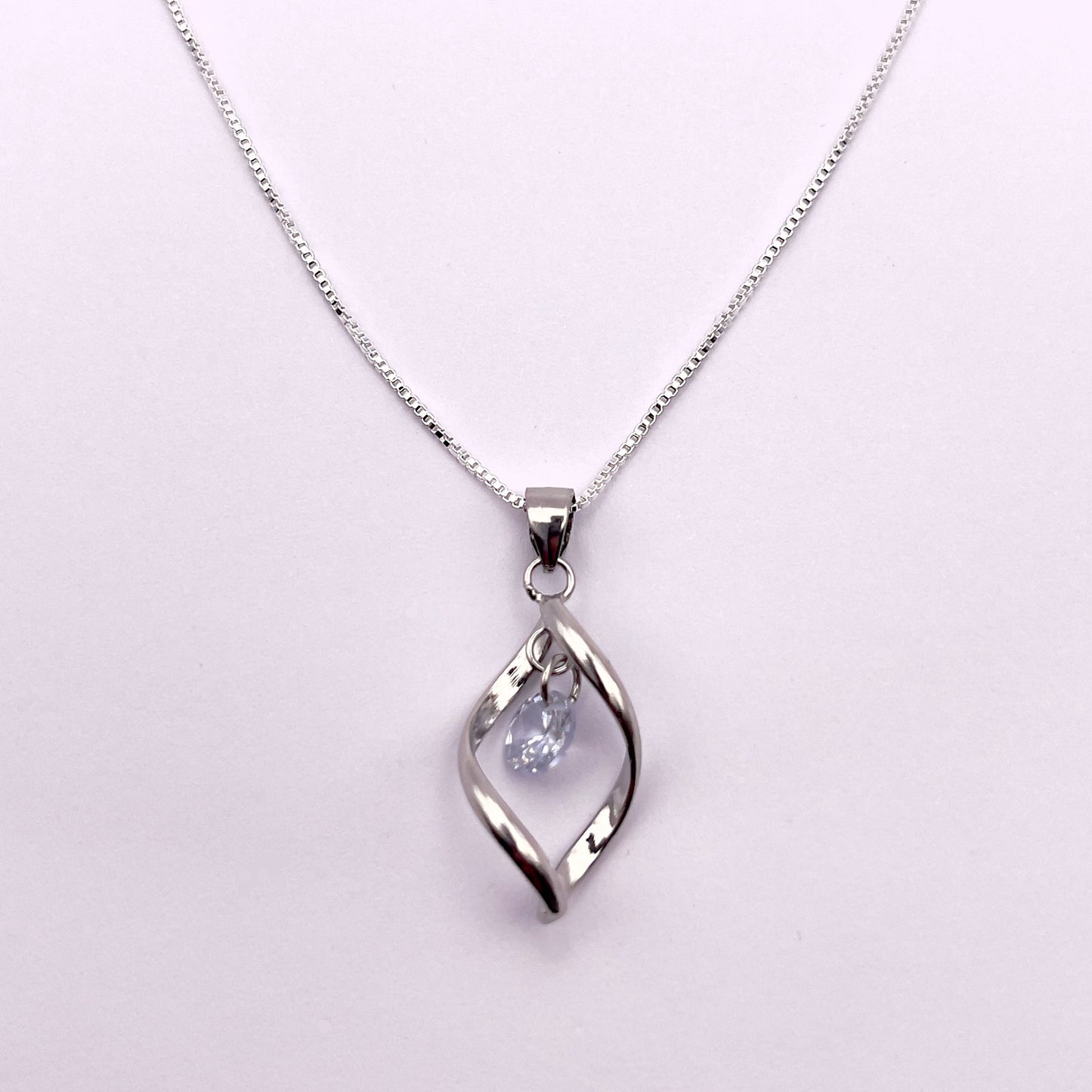 Atry Silver Gravity Pendant