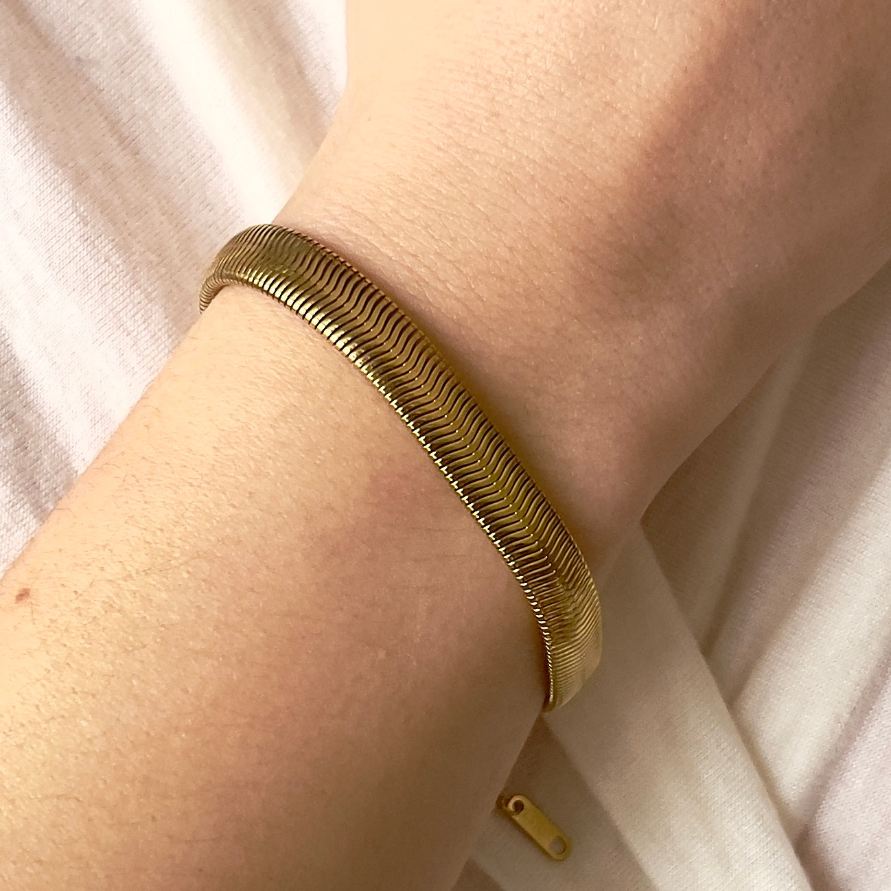 Ohis Wide Gold Snake Bracelet